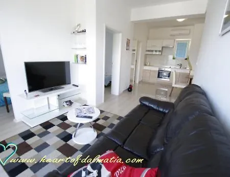 Apartment Luke Beach 4+1 Id:716 *